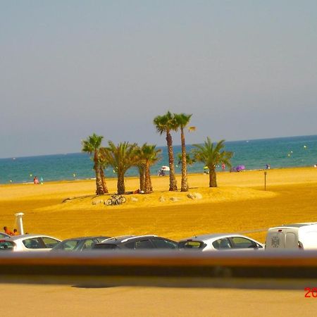 Face A La Mer Apartment Port-la-Nouvelle Luaran gambar