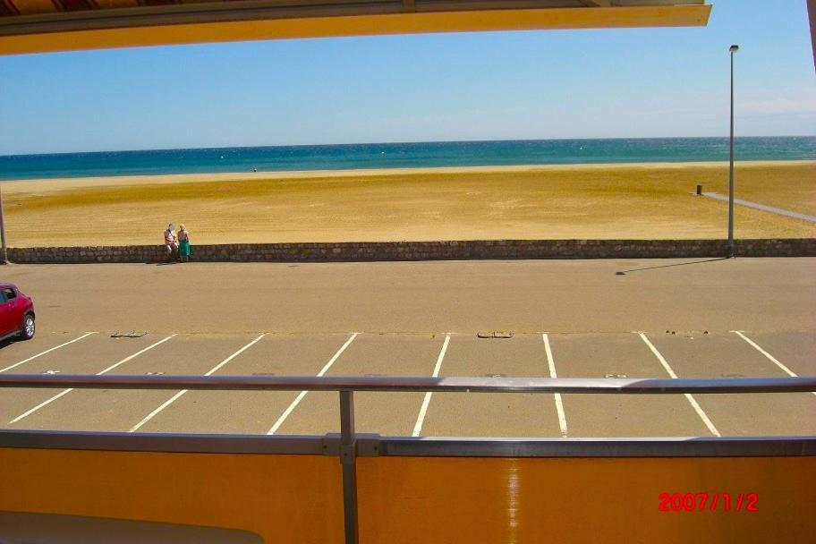 Face A La Mer Apartment Port-la-Nouvelle Luaran gambar