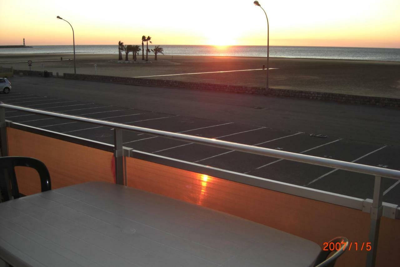 Face A La Mer Apartment Port-la-Nouvelle Luaran gambar